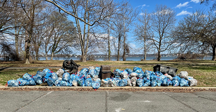 Collected_trash_in_Bellle_Haven_Park-Cassie_Arnold-700.jpg