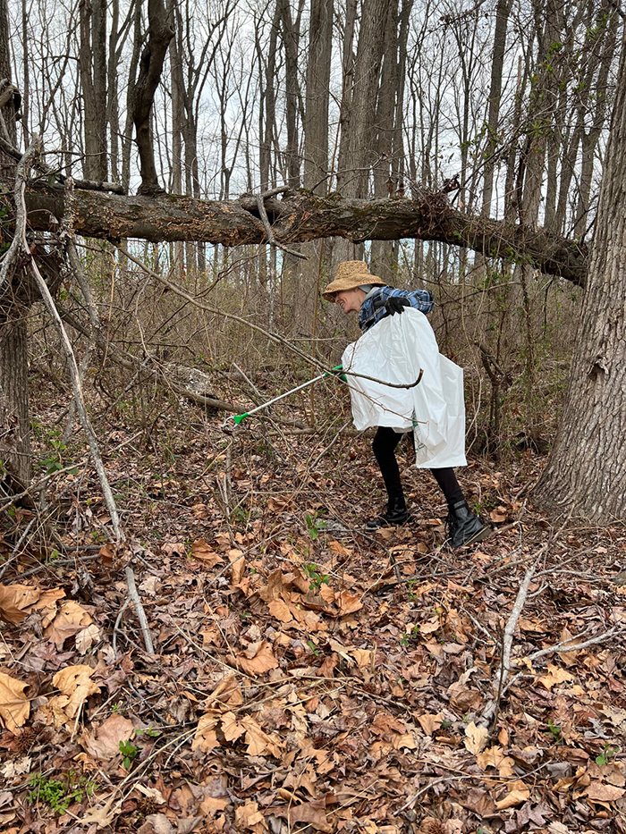 collecting_trash_in_the_woods-cassie_arnold-700.jpg